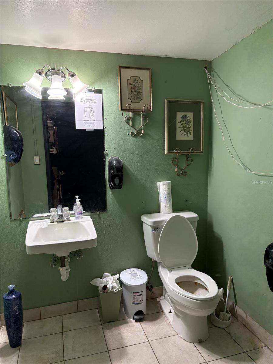 Image 12 of 28 For 11738 Broad Street