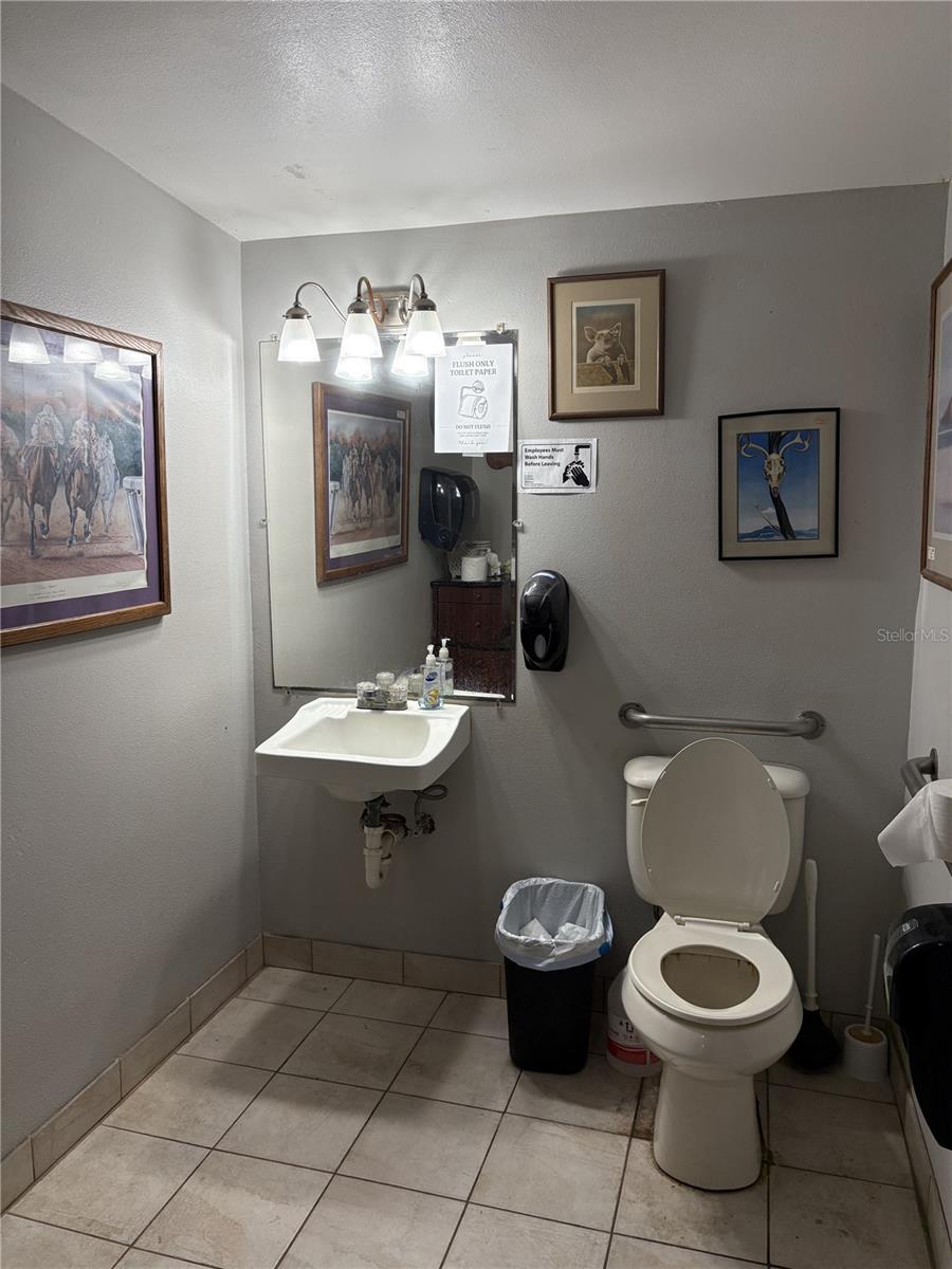 Image 13 of 28 For 11738 Broad Street