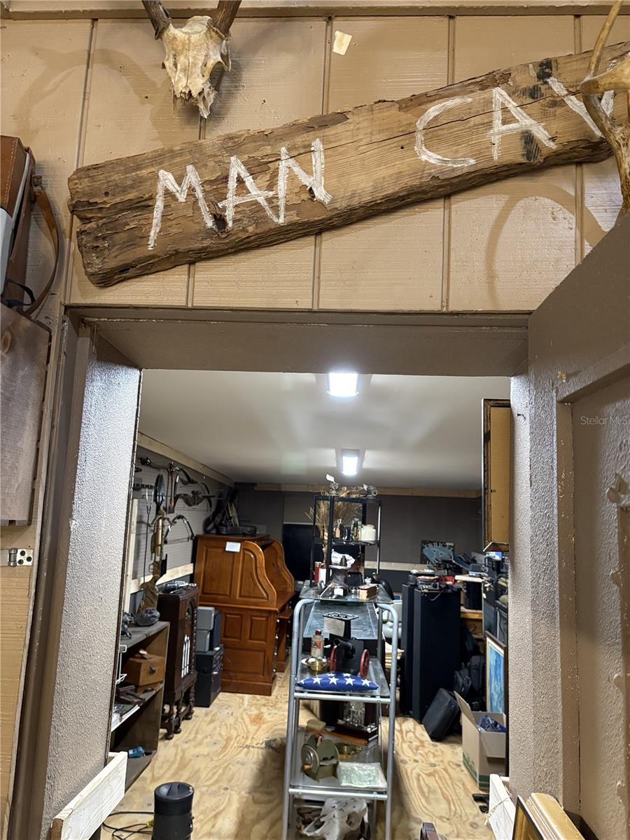 Image 17 of 28 For 11738 Broad Street