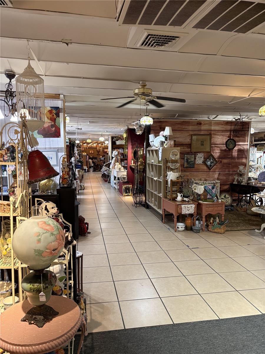 Image 18 of 28 For 11738 Broad Street