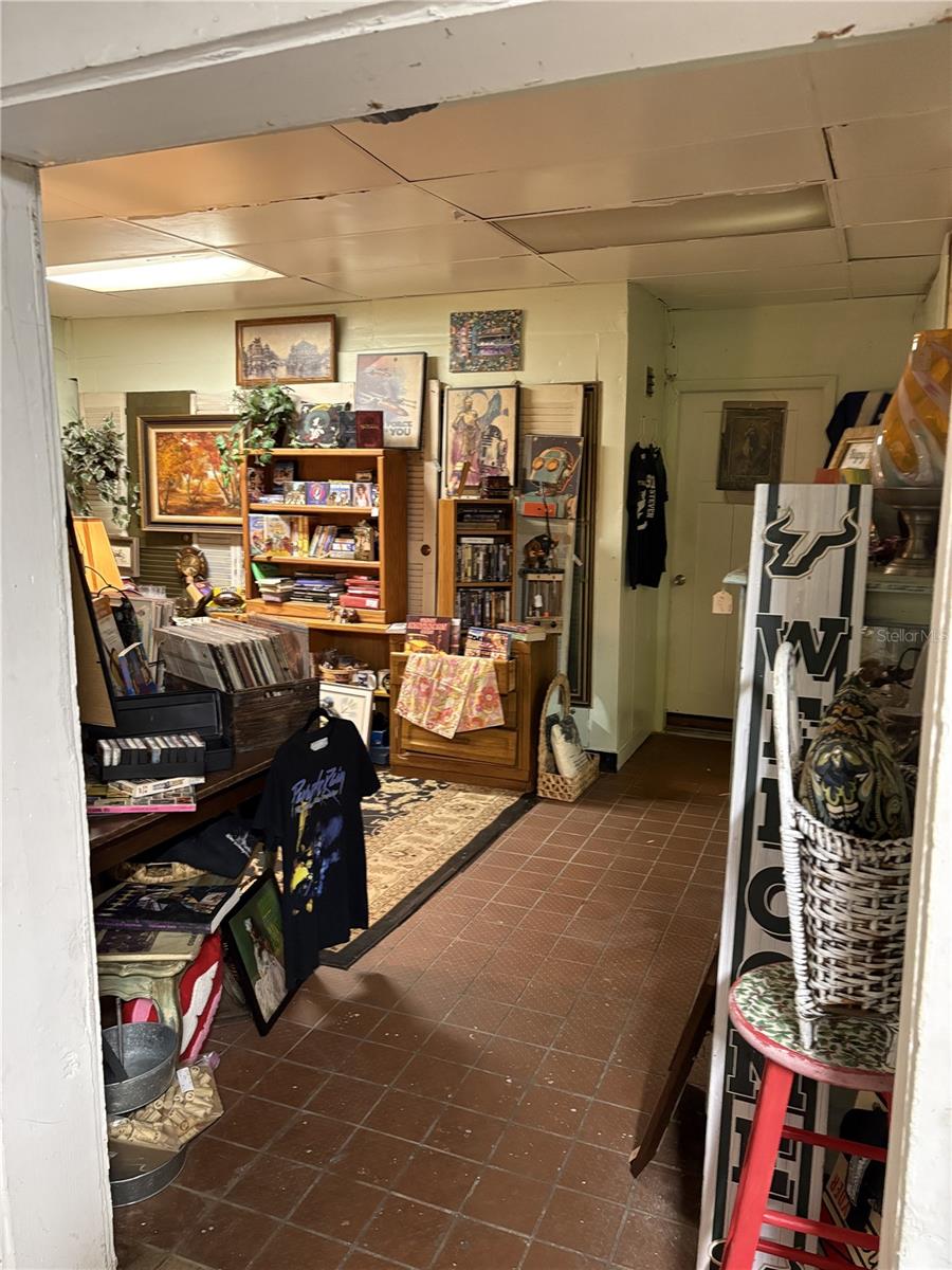 Image 22 of 28 For 11738 Broad Street