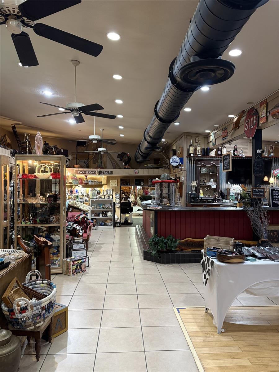 Image 4 of 28 For 11738 Broad Street