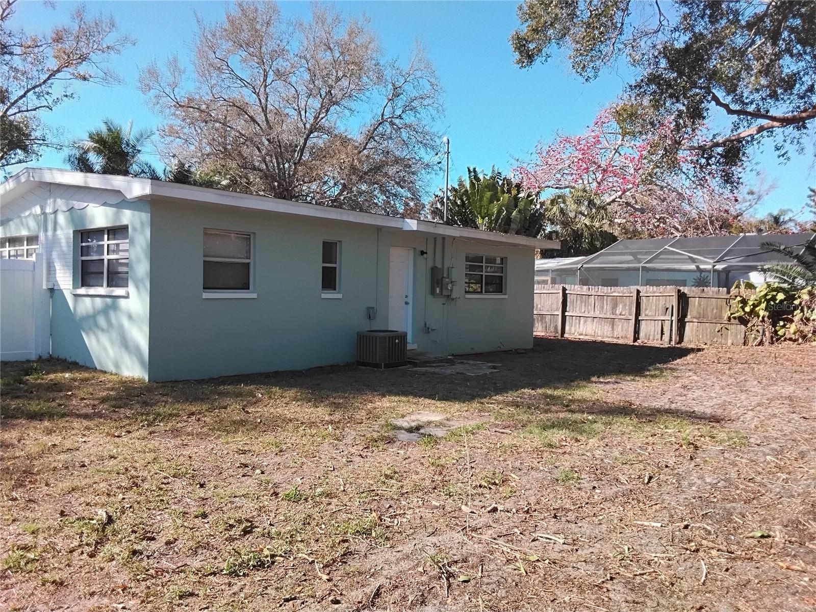 Image 5 of 22 For 327 Barbara Circle