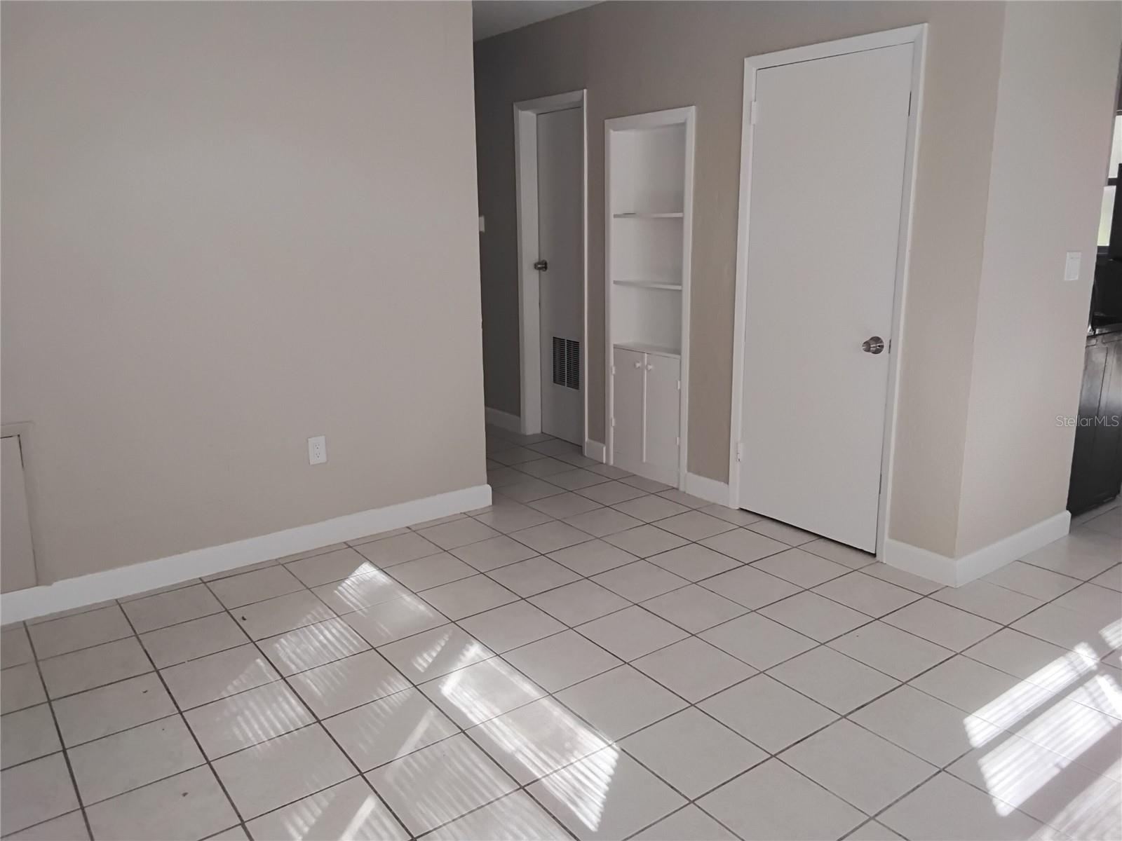 Image 6 of 22 For 327 Barbara Circle