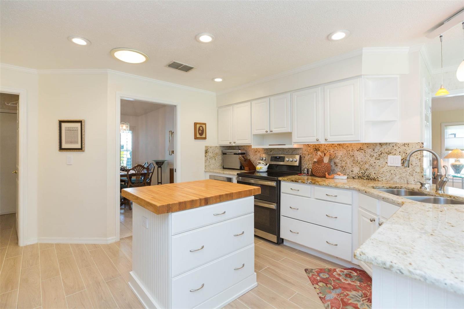 Image 12 of 60 For 2207 Creek Court