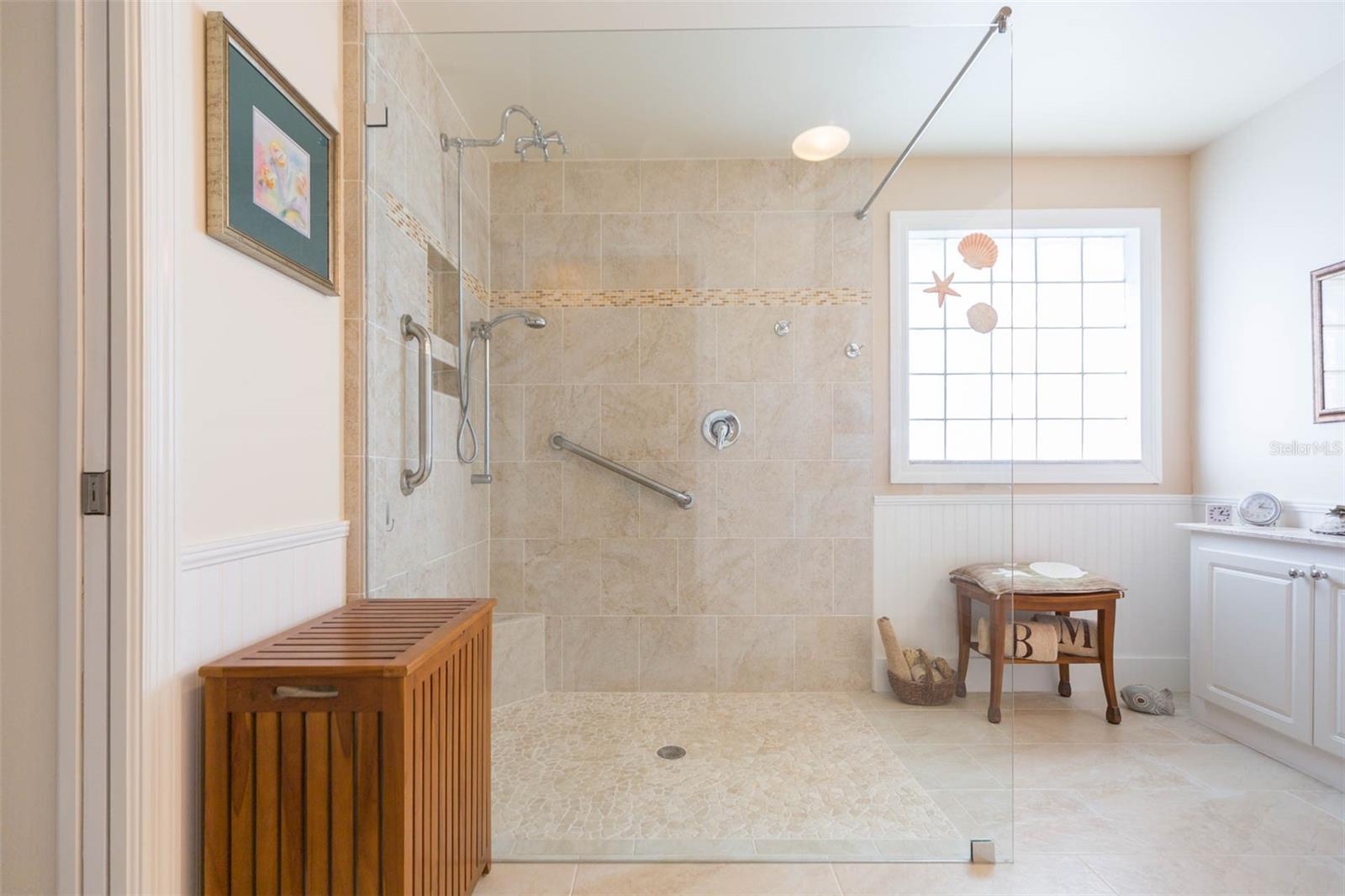 Image 28 of 60 For 2207 Creek Court