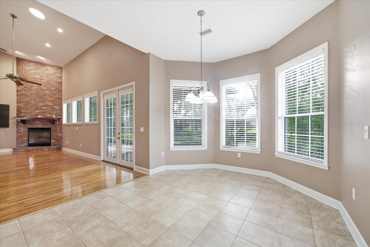 Image 21 of 54 For 12002 Hope Lane