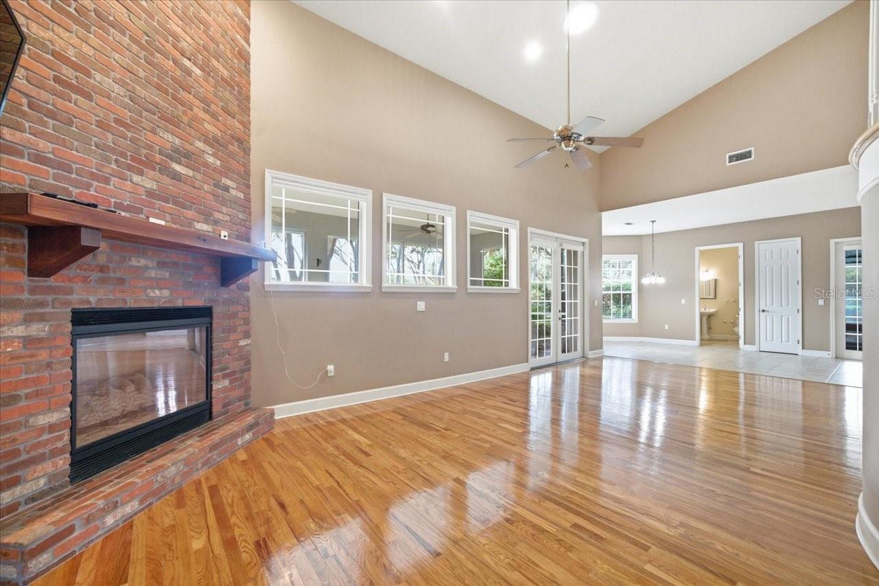 Image 25 of 54 For 12002 Hope Lane