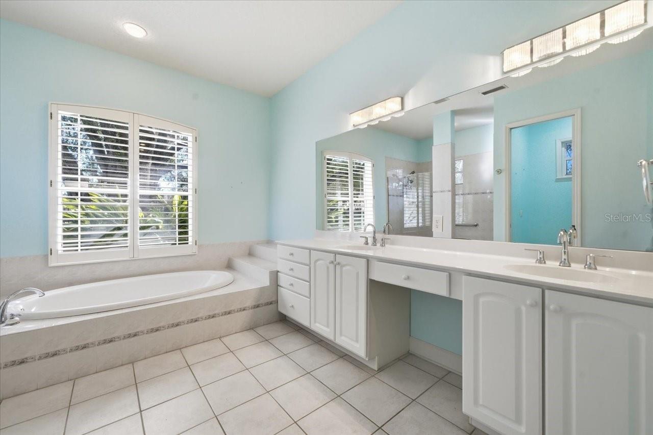 Image 33 of 54 For 12002 Hope Lane