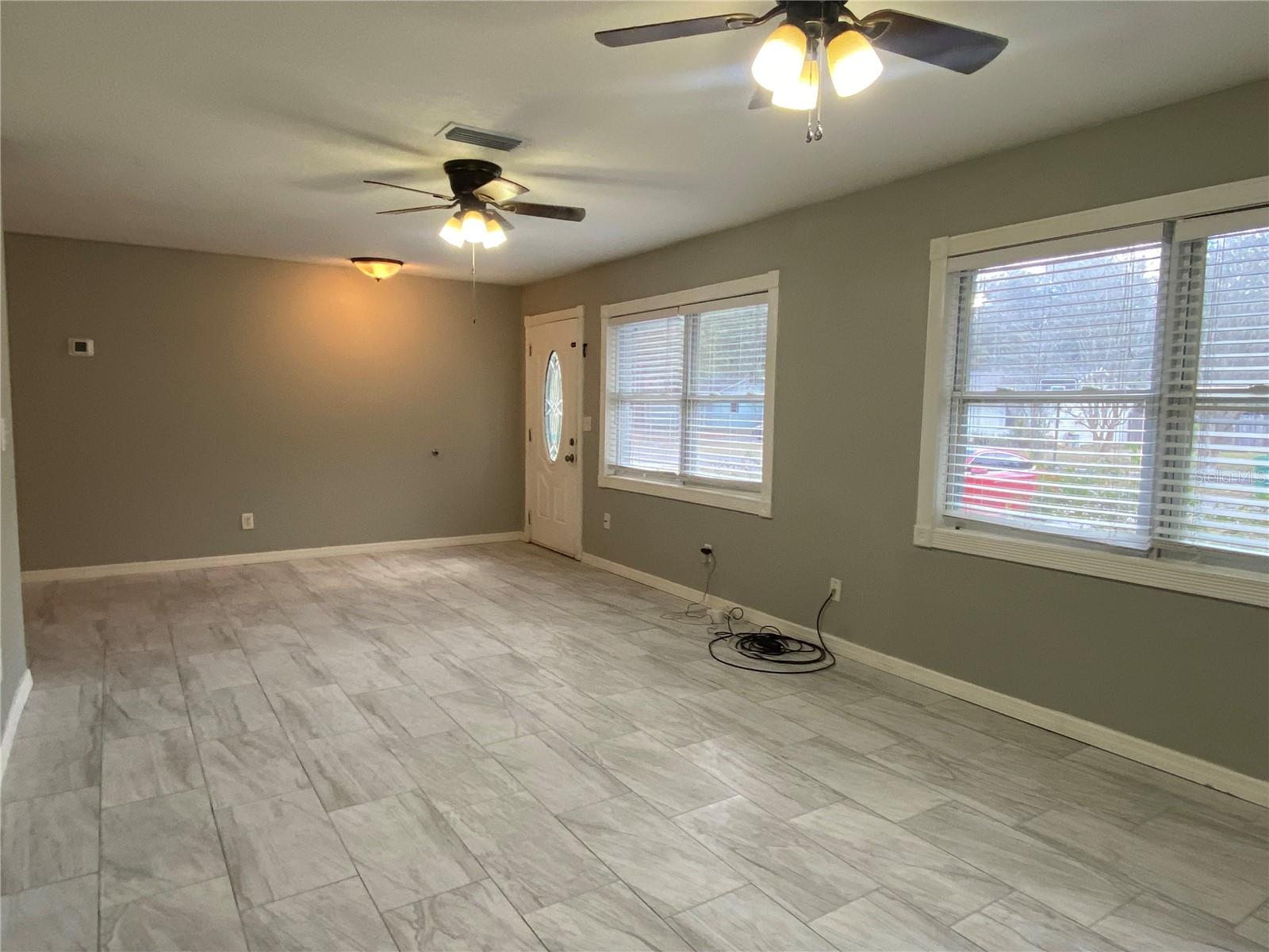 Image 7 of 30 For 39656 Meadowood Loop