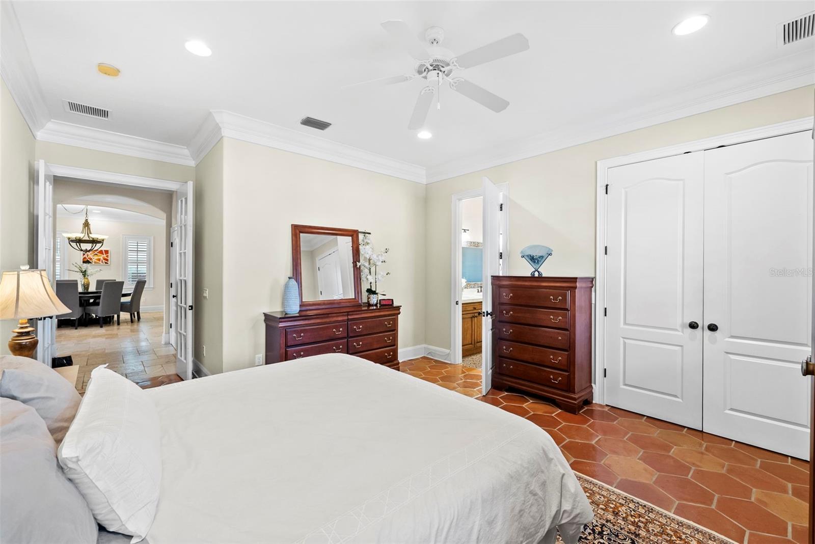 Image 16 of 96 For 4911 Melrose Avenue S