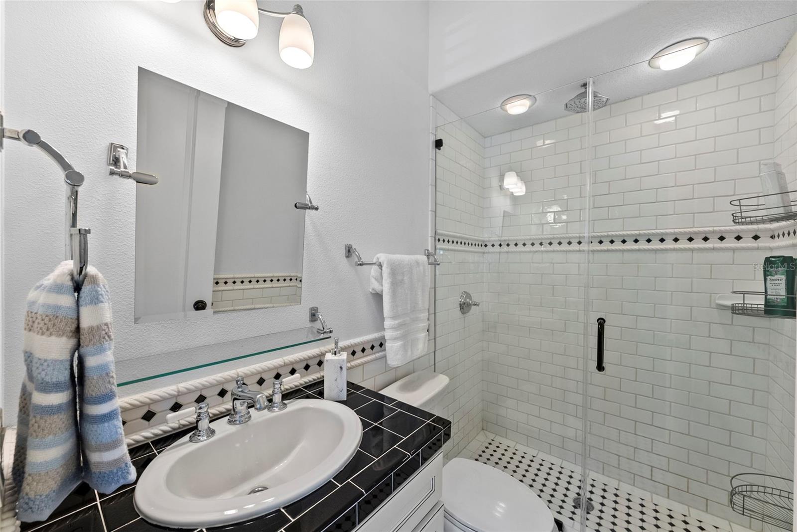 Image 38 of 96 For 4911 Melrose Avenue S