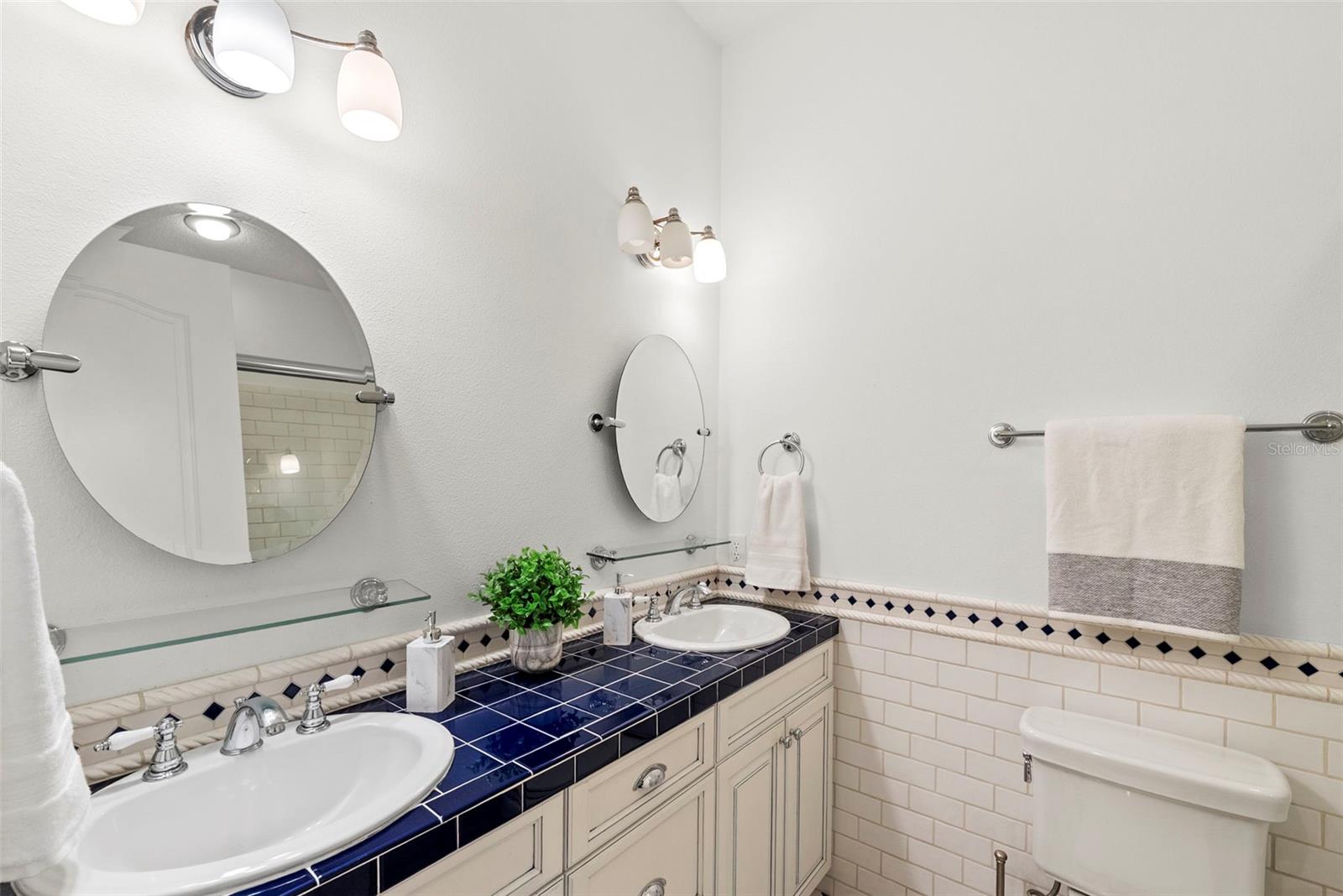 Image 39 of 96 For 4911 Melrose Avenue S