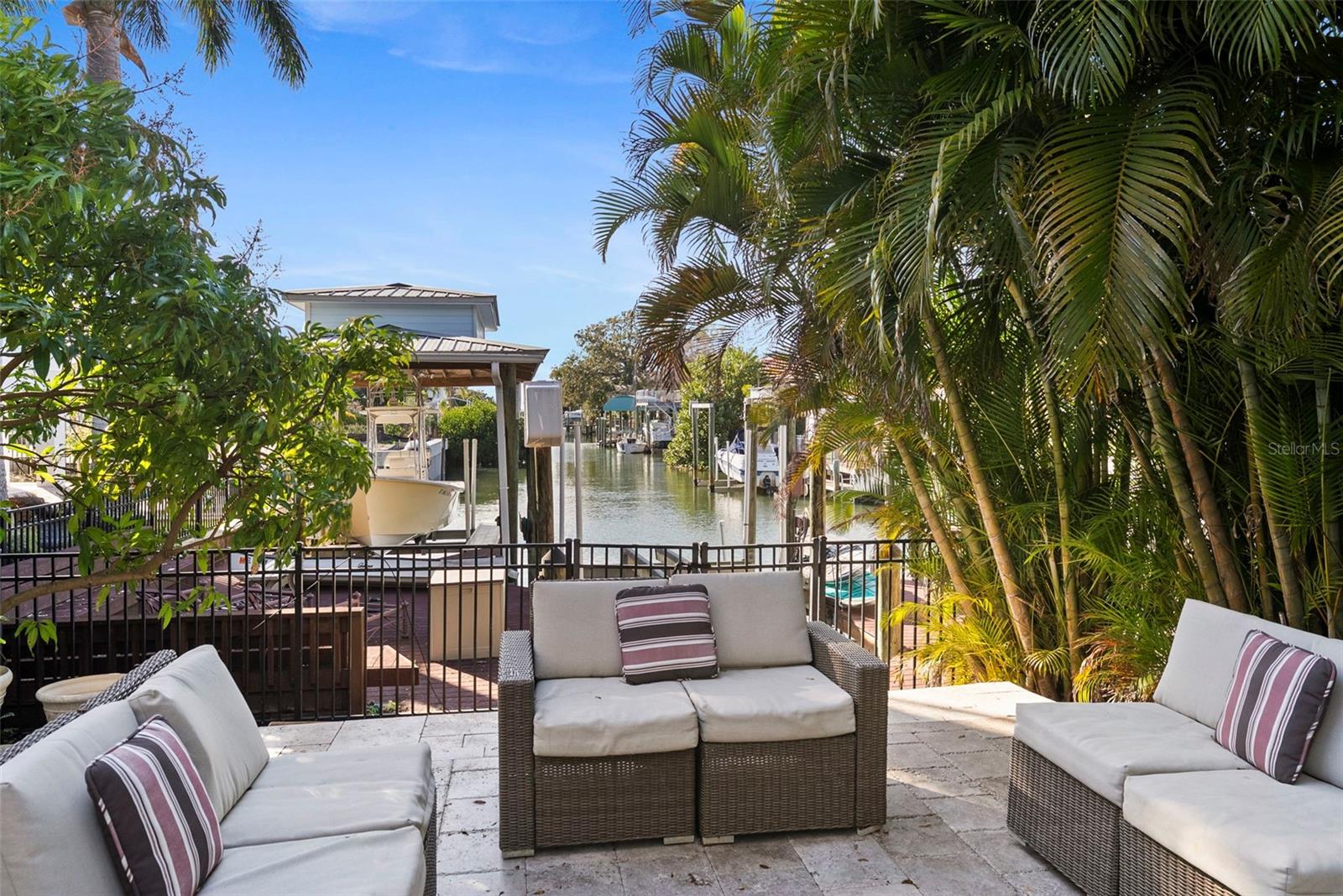 Image 4 of 96 For 4911 Melrose Avenue S