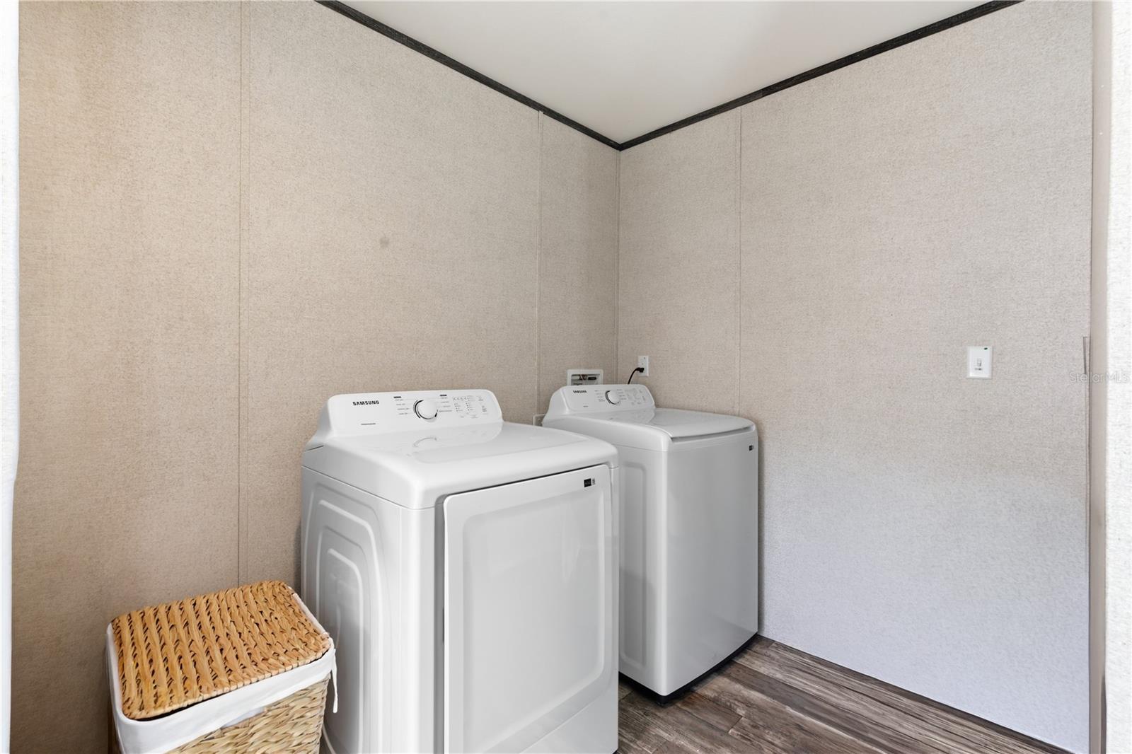 Image 13 of 40 For 6109 Pinetree Drive