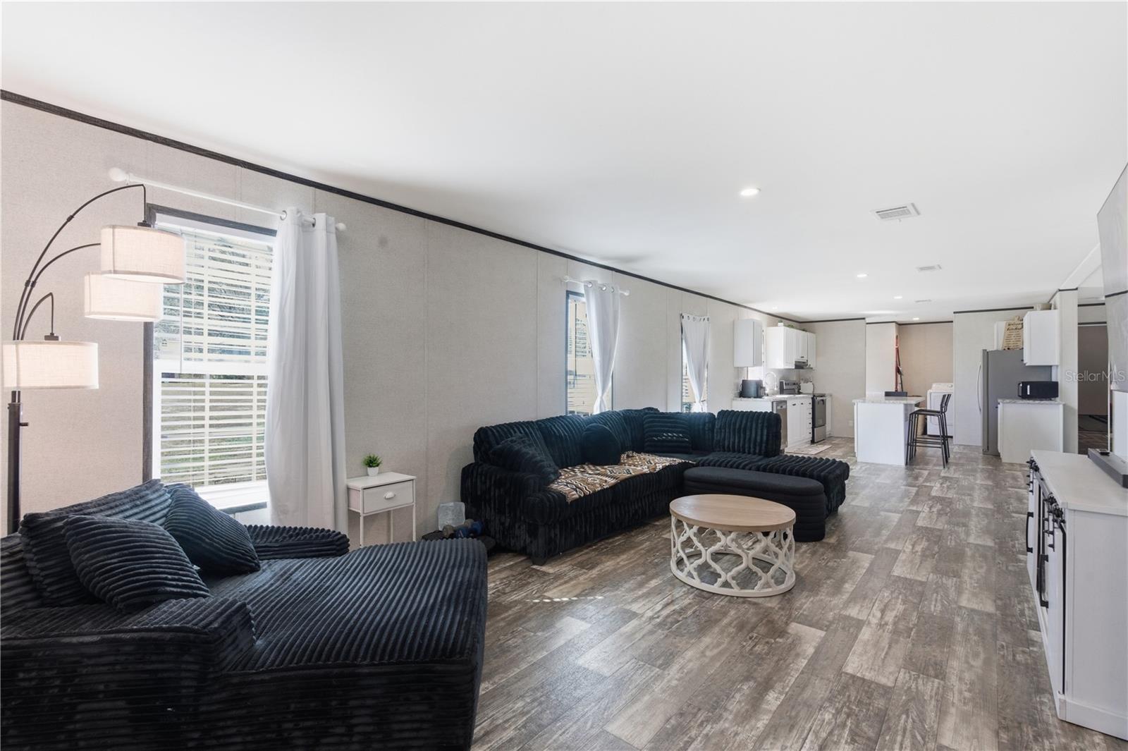 Image 16 of 40 For 6109 Pinetree Drive