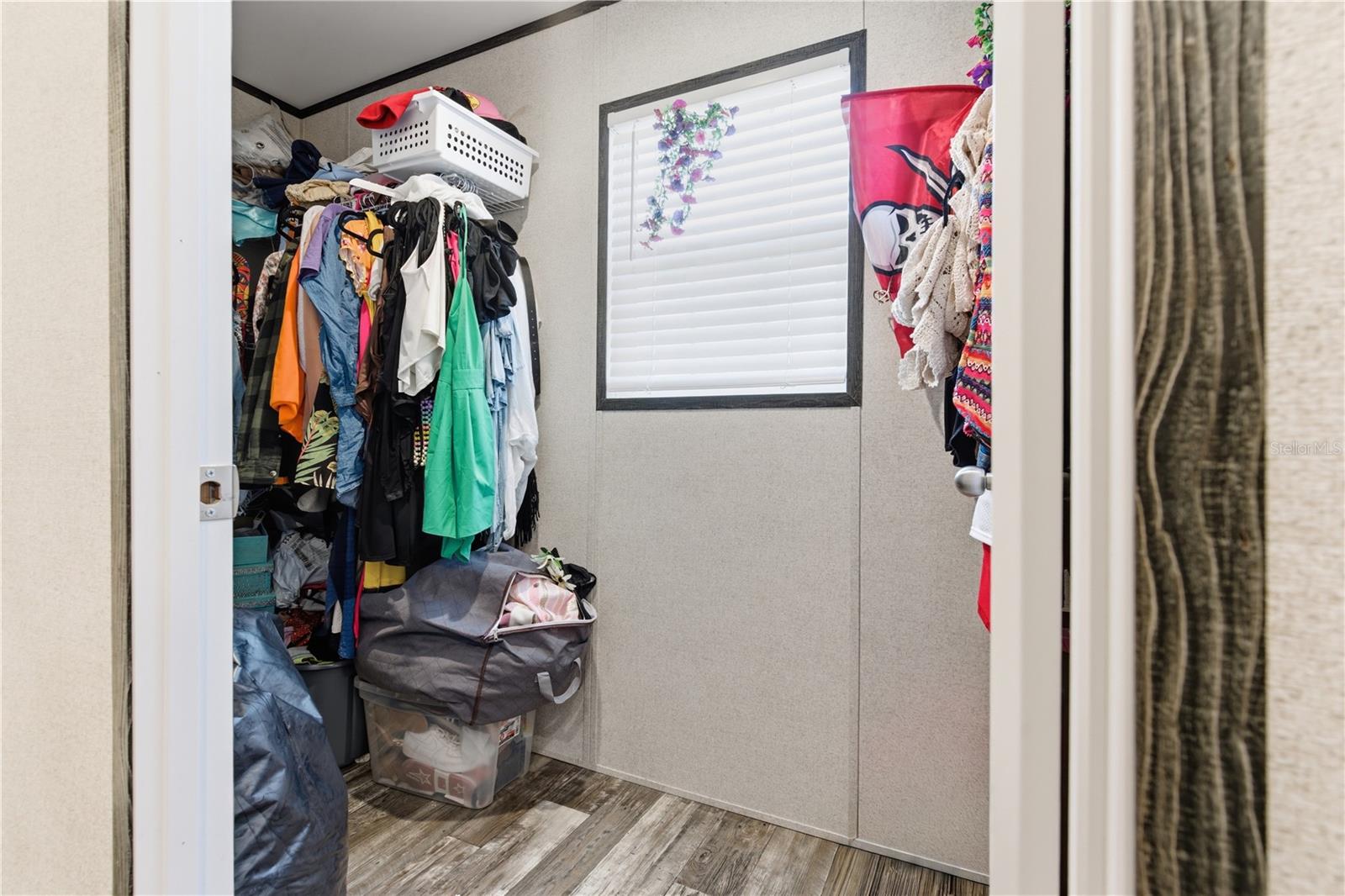 Image 21 of 40 For 6109 Pinetree Drive