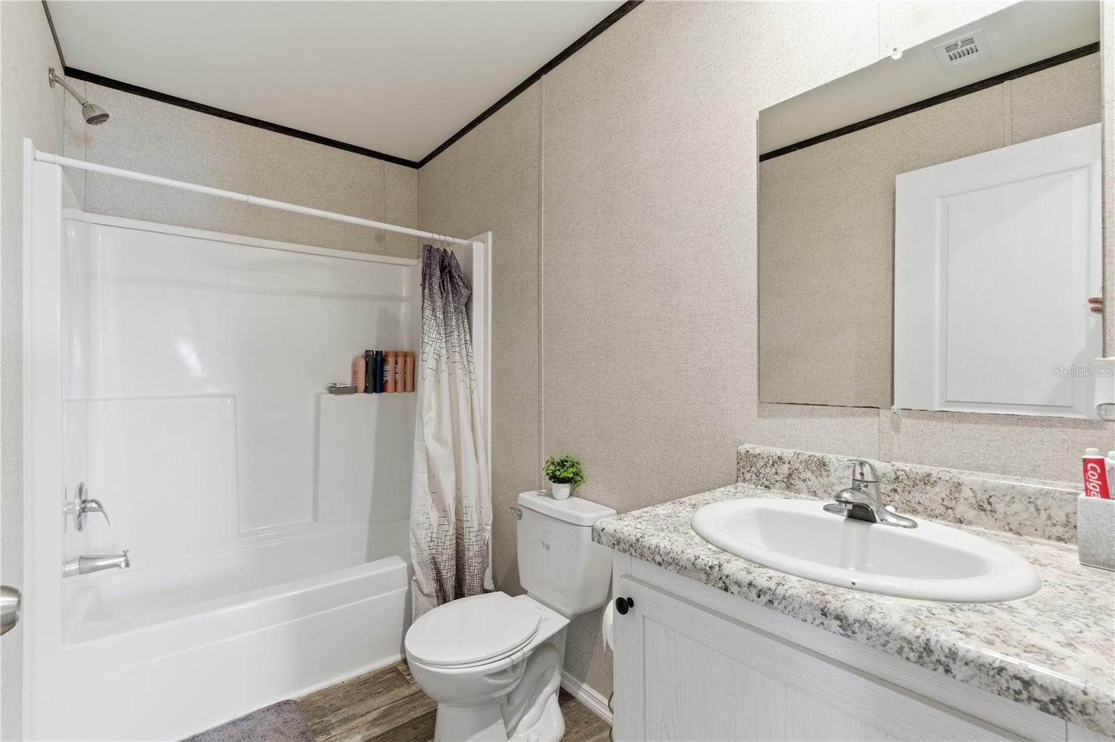 Image 26 of 40 For 6109 Pinetree Drive