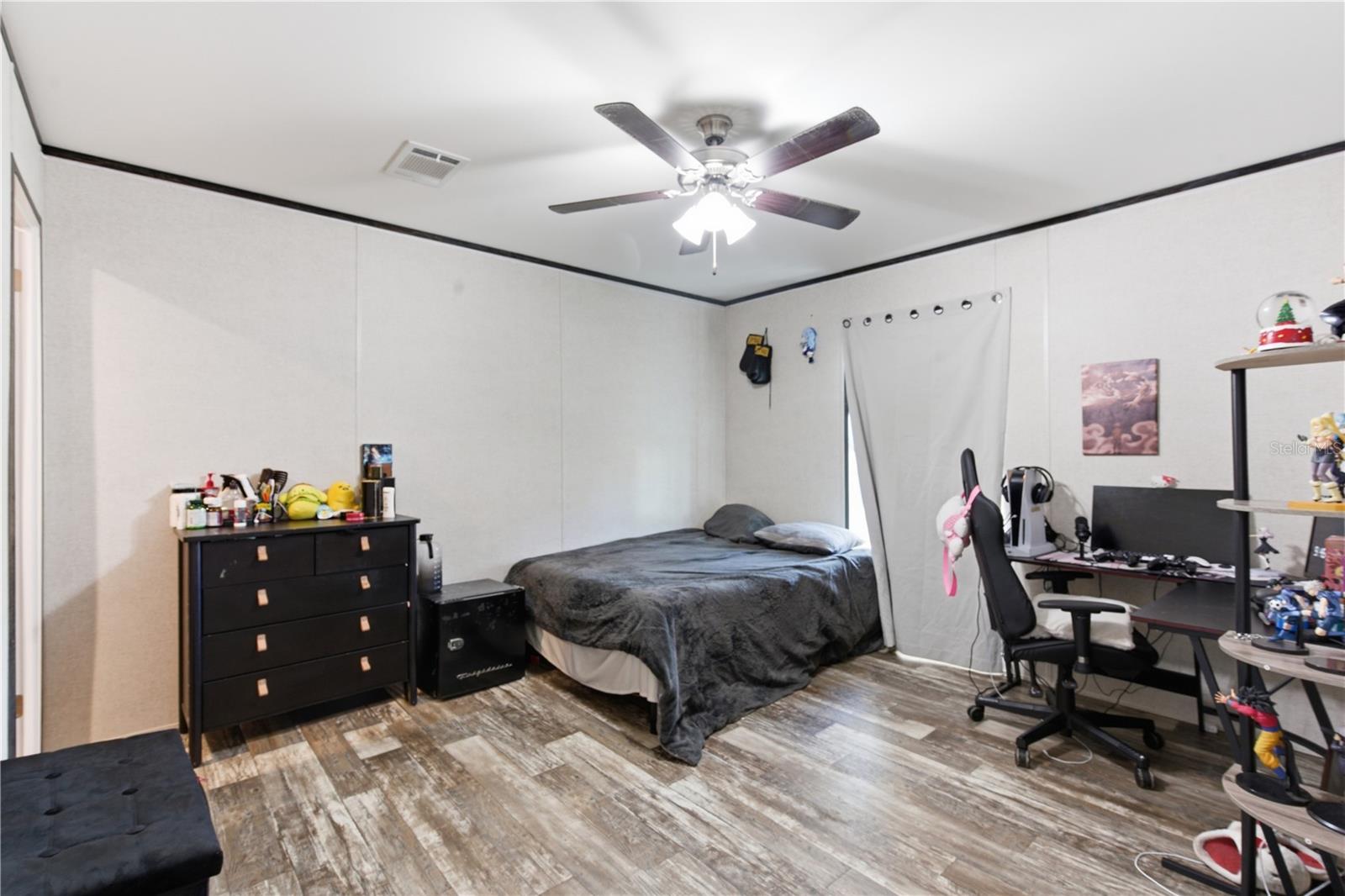 Image 27 of 40 For 6109 Pinetree Drive