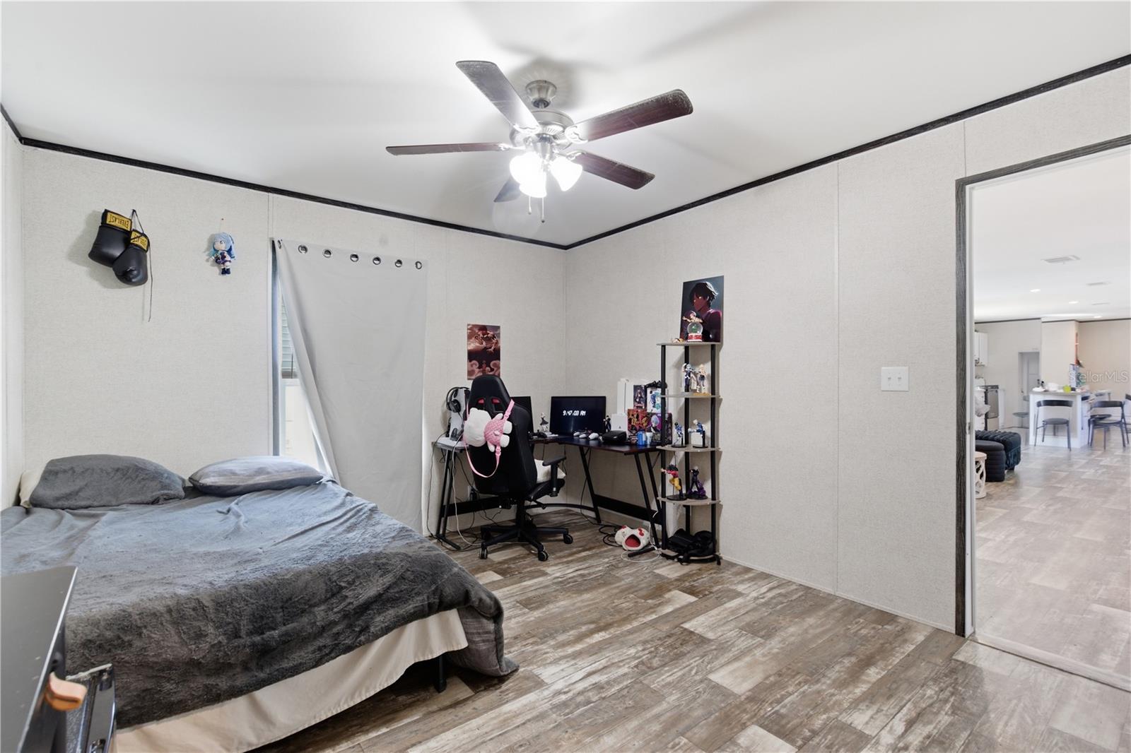 Image 28 of 40 For 6109 Pinetree Drive