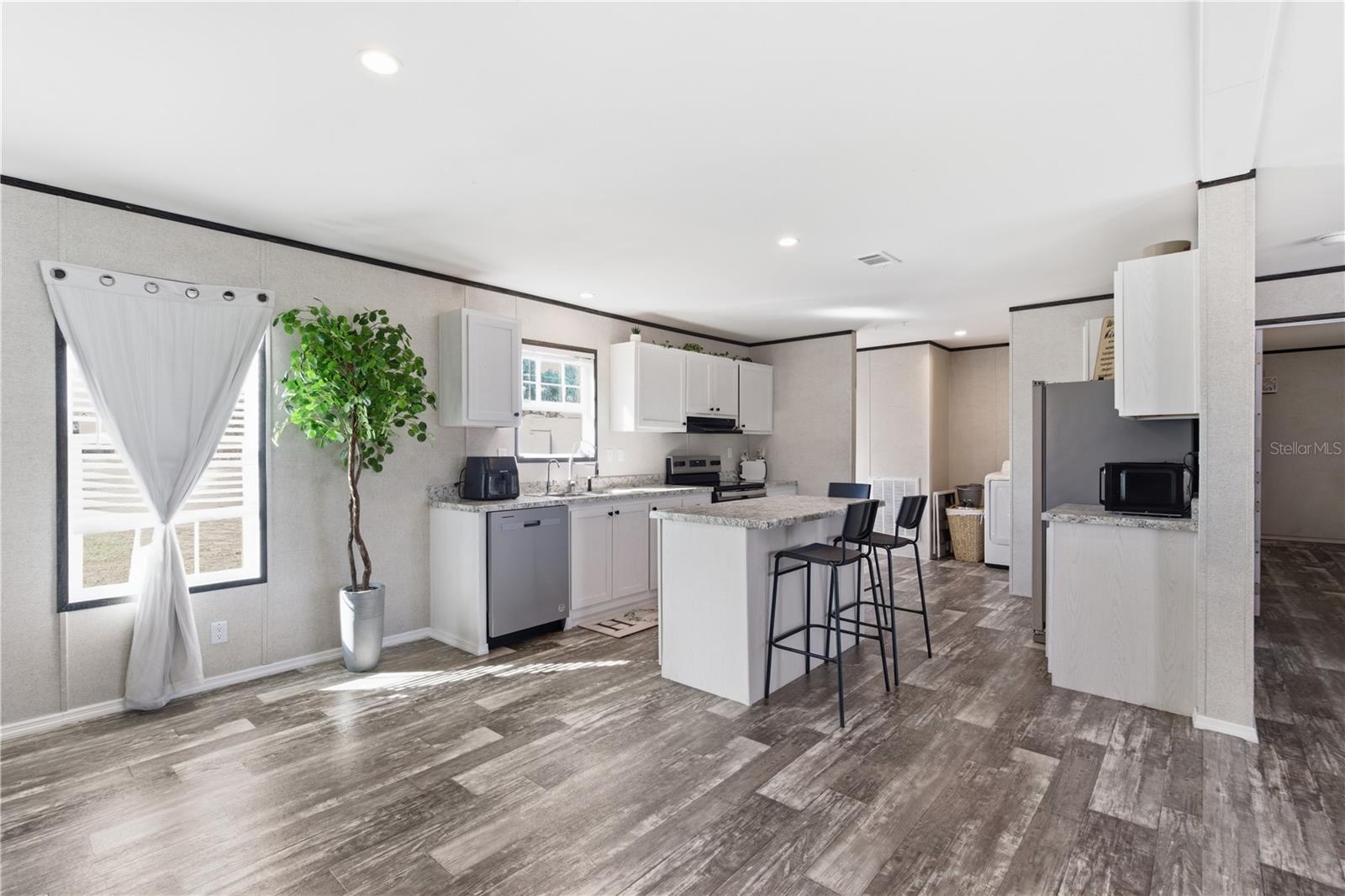 Image 7 of 40 For 6109 Pinetree Drive