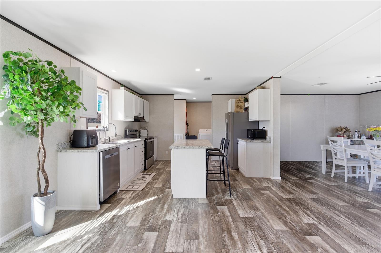 Image 8 of 40 For 6109 Pinetree Drive