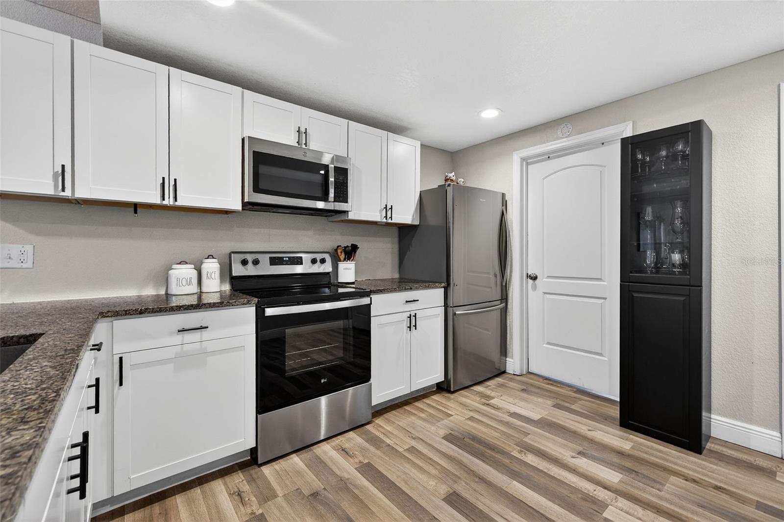 Image 9 of 20 For 2604 18th Avenue