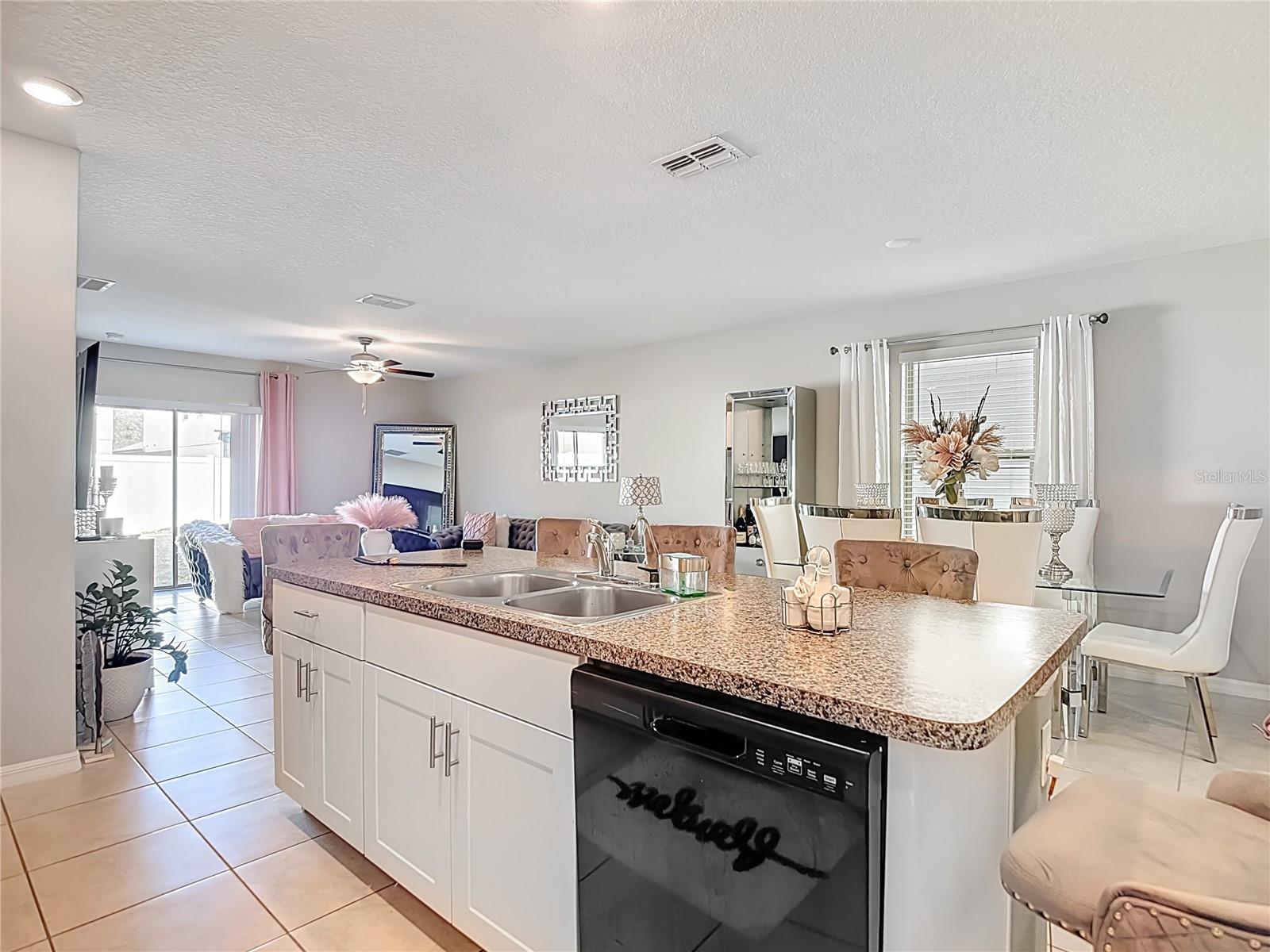 Image 14 of 75 For 4211 Romano Busciglio Street