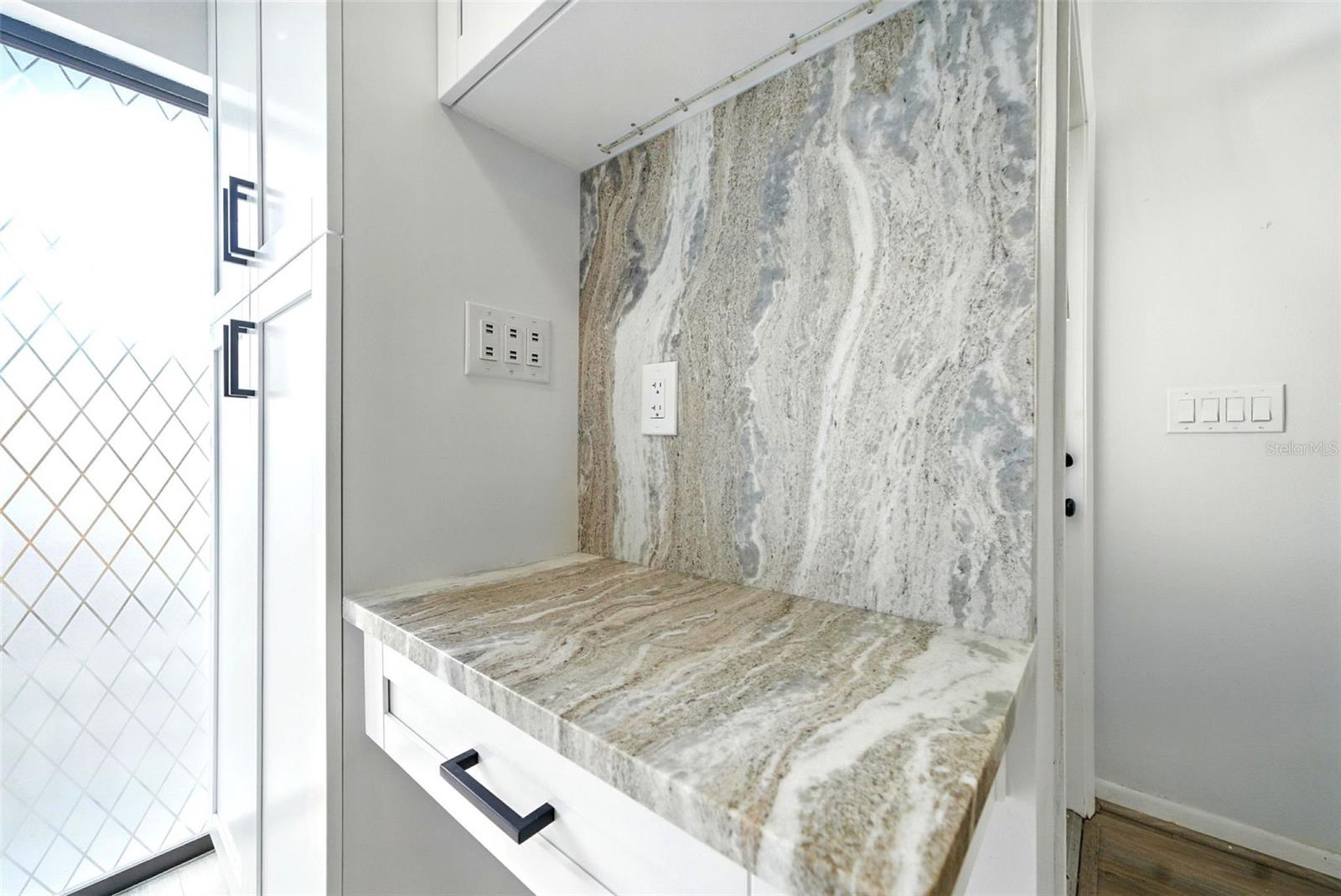 Image 10 of 42 For 1725 Pine Ridge Way E 518e