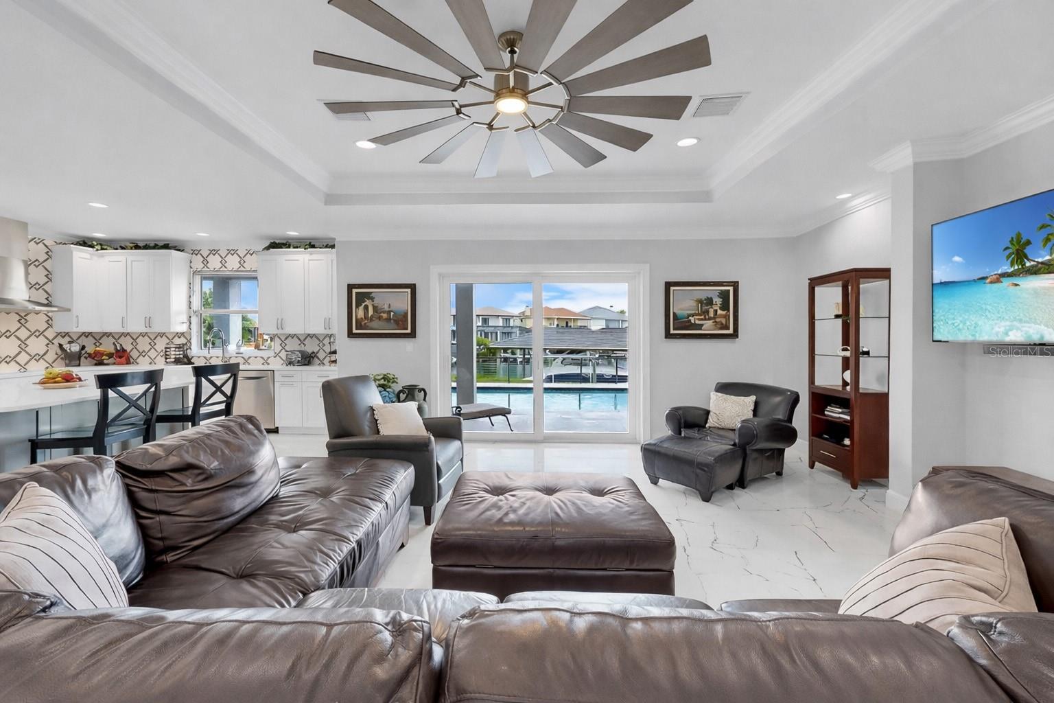 Listing photo id 10 for 901 Capriccio Lane