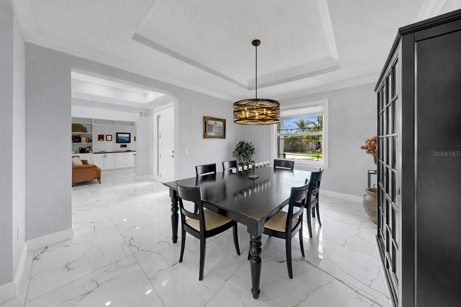 Listing photo id 25 for 901 Capriccio Lane