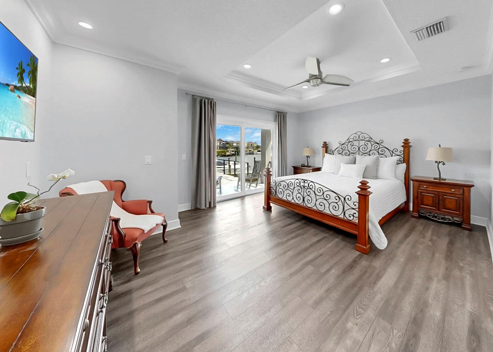 Listing photo id 29 for 901 Capriccio Lane