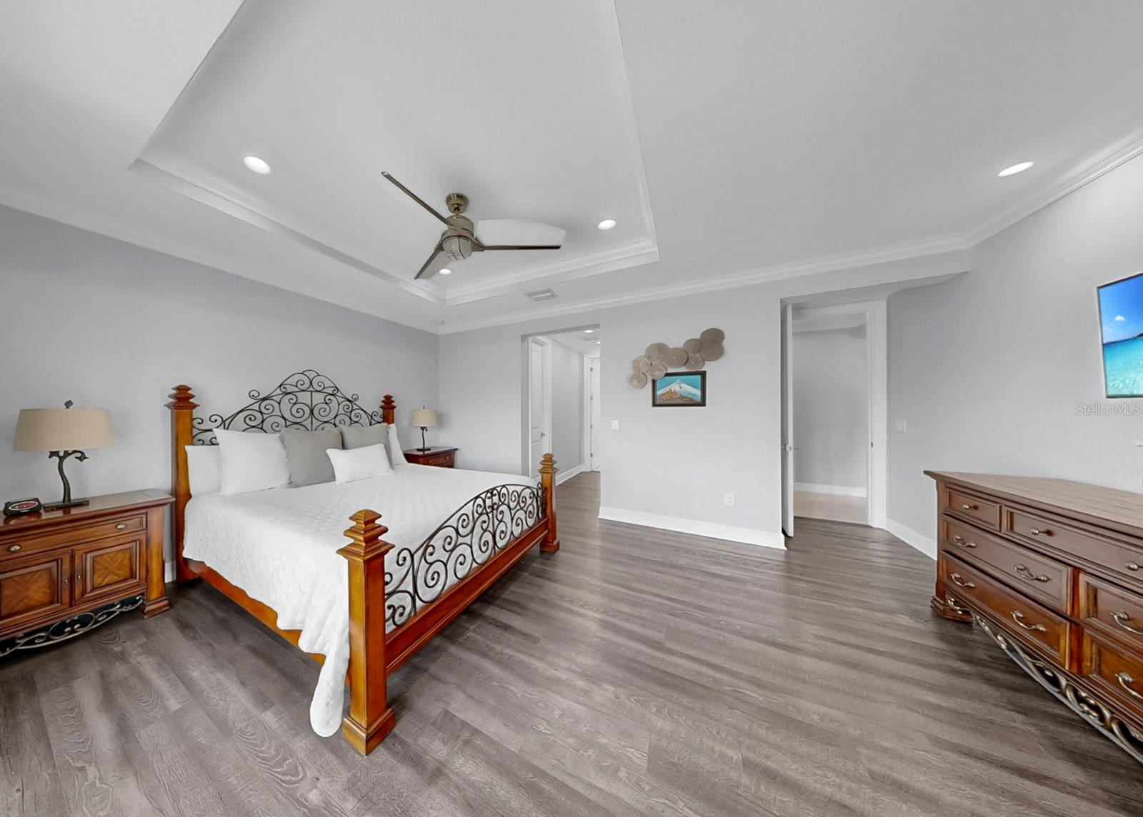 Listing photo id 31 for 901 Capriccio Lane