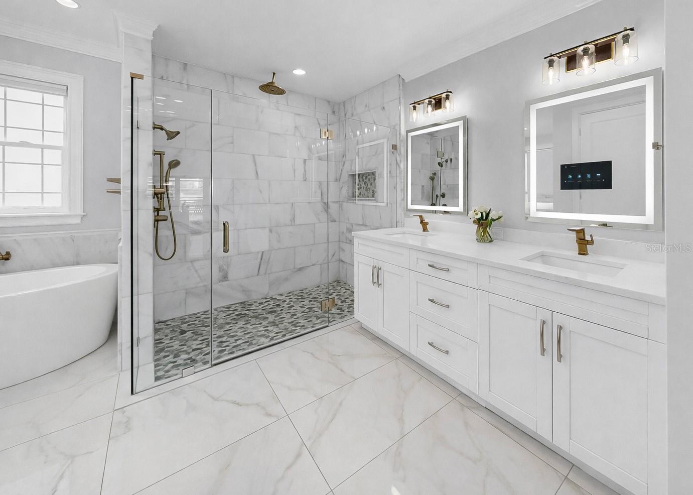 Listing photo id 37 for 901 Capriccio Lane