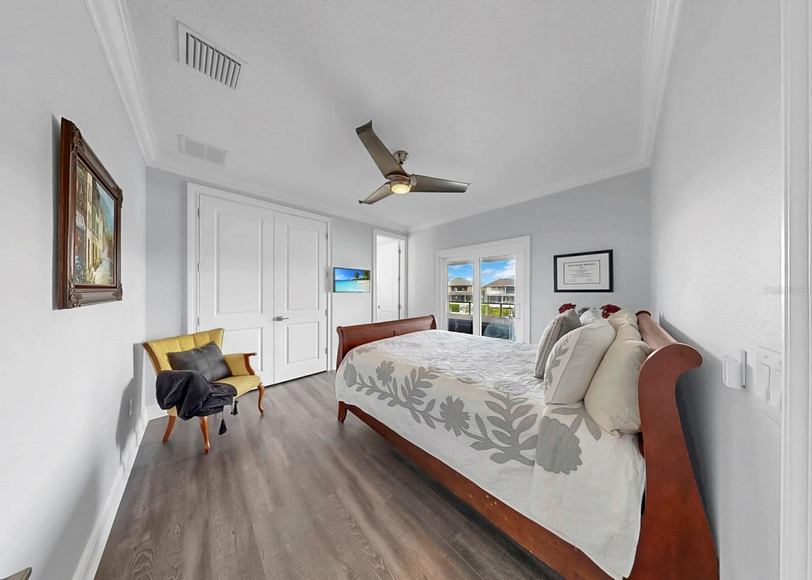 Listing photo id 42 for 901 Capriccio Lane