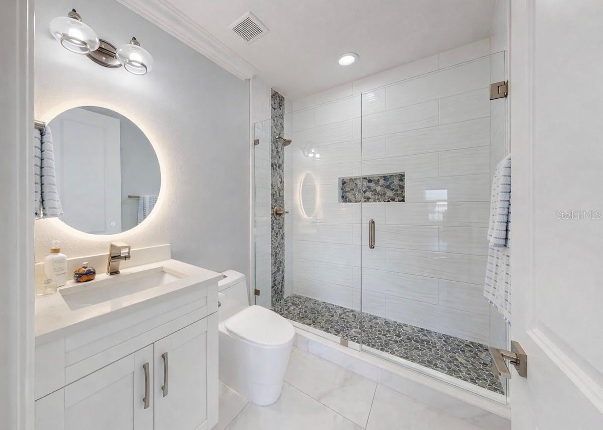 Listing photo id 47 for 901 Capriccio Lane