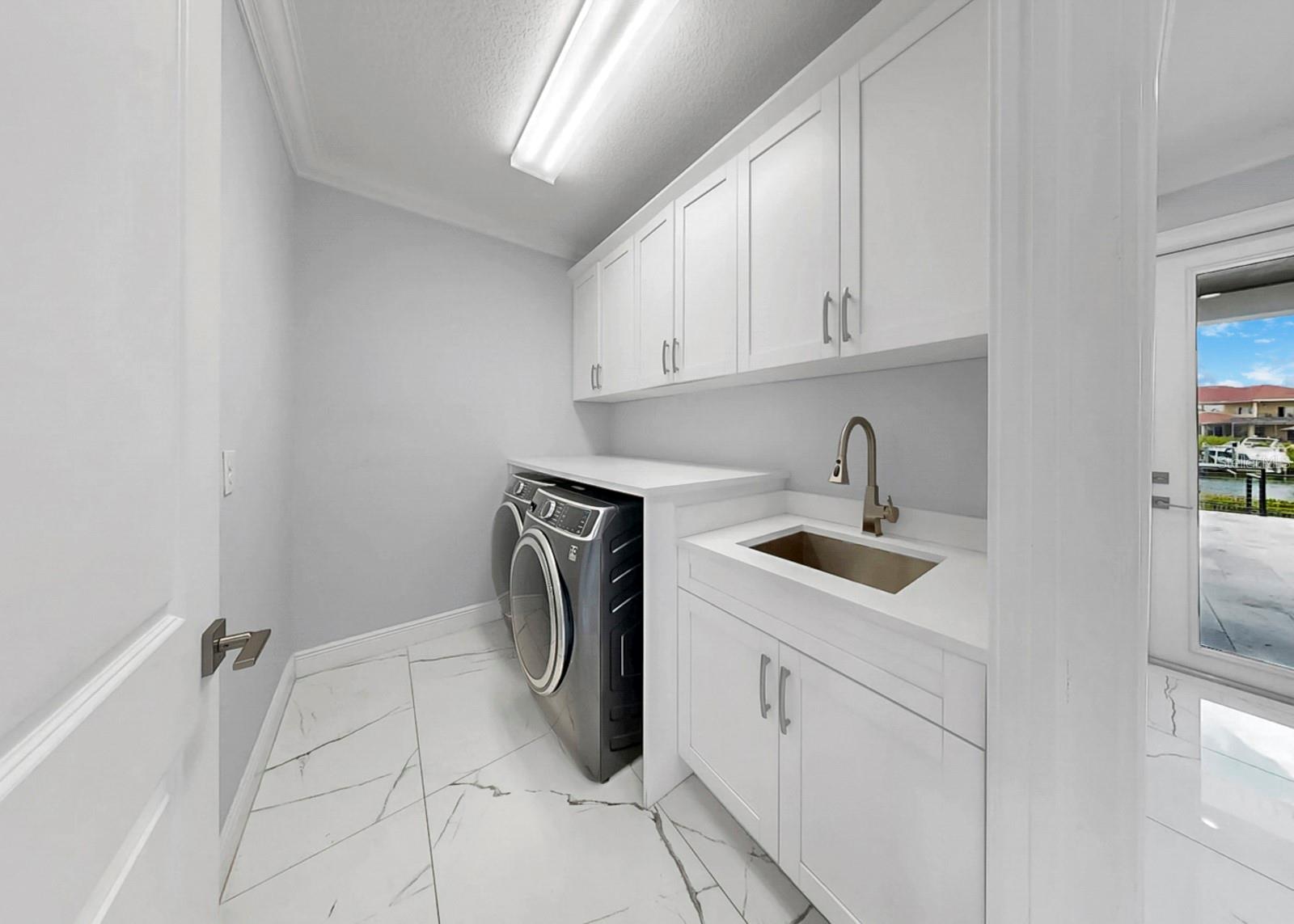 Listing photo id 48 for 901 Capriccio Lane