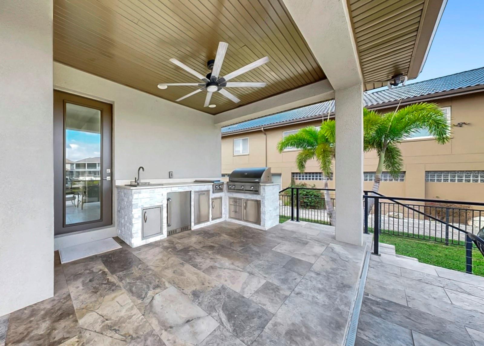 Listing photo id 53 for 901 Capriccio Lane