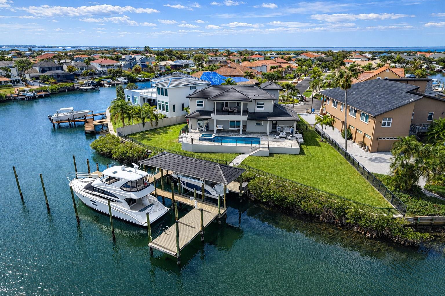 Listing photo id 60 for 901 Capriccio Lane