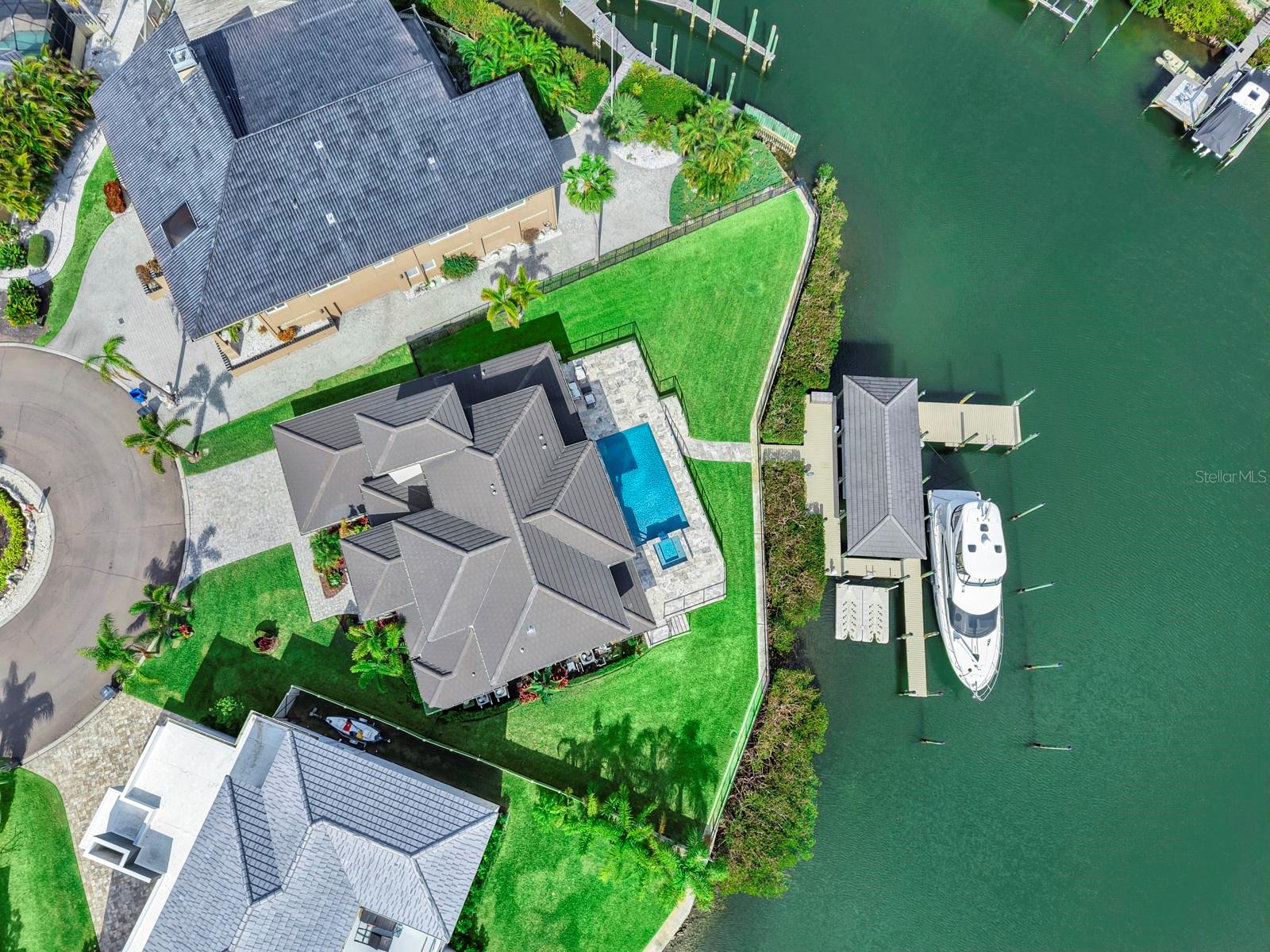 Listing photo id 62 for 901 Capriccio Lane