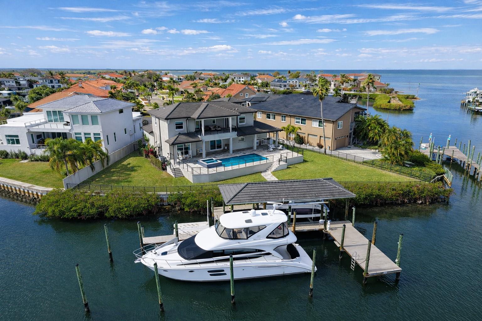 Listing photo id 63 for 901 Capriccio Lane