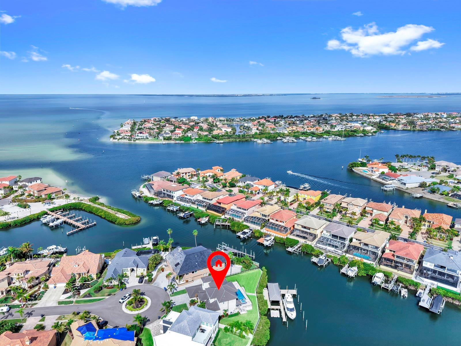 Listing photo id 67 for 901 Capriccio Lane