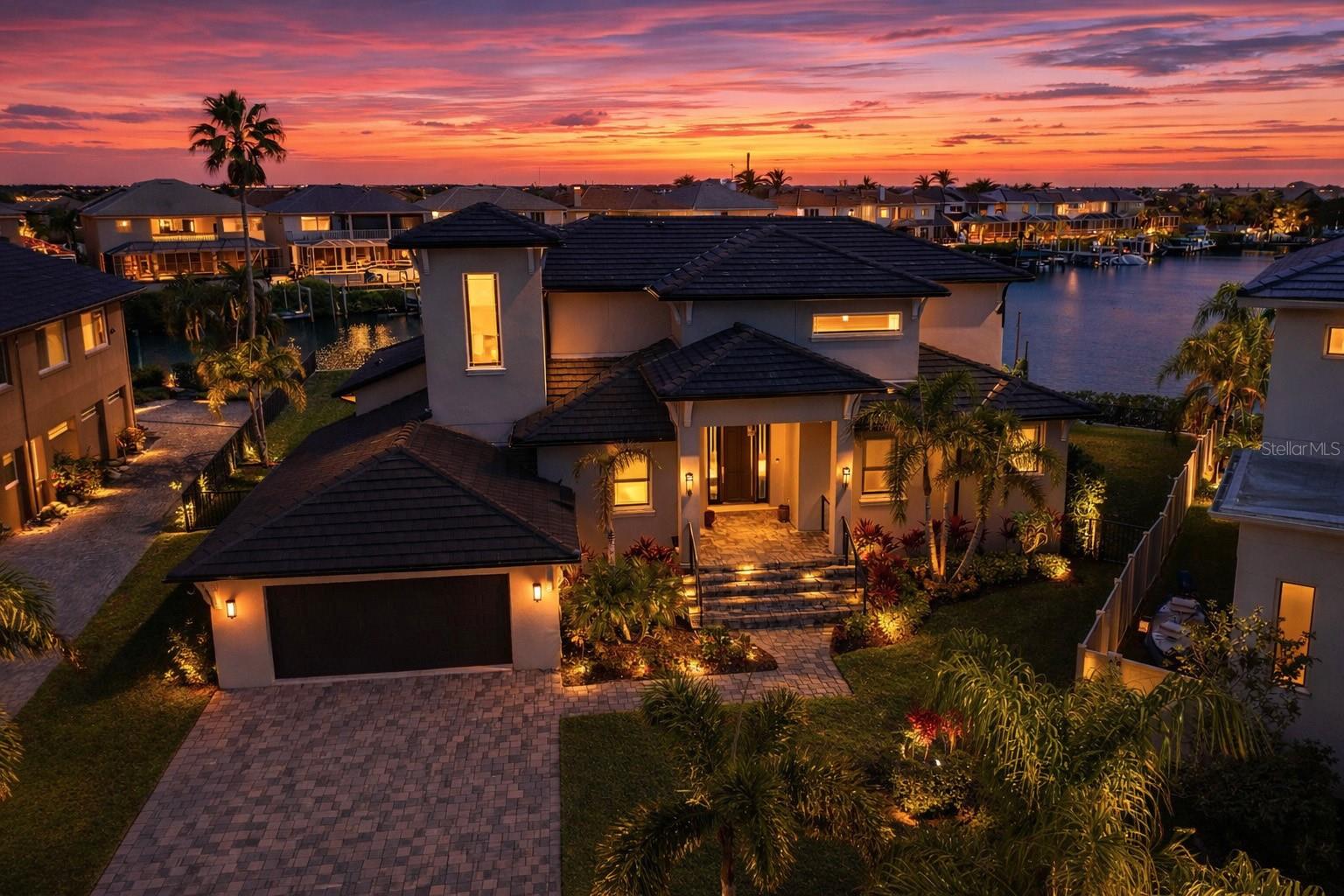 Listing photo id 5 for 901 Capriccio Lane