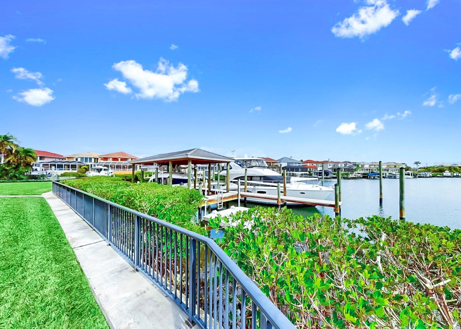 Listing photo id 74 for 901 Capriccio Lane