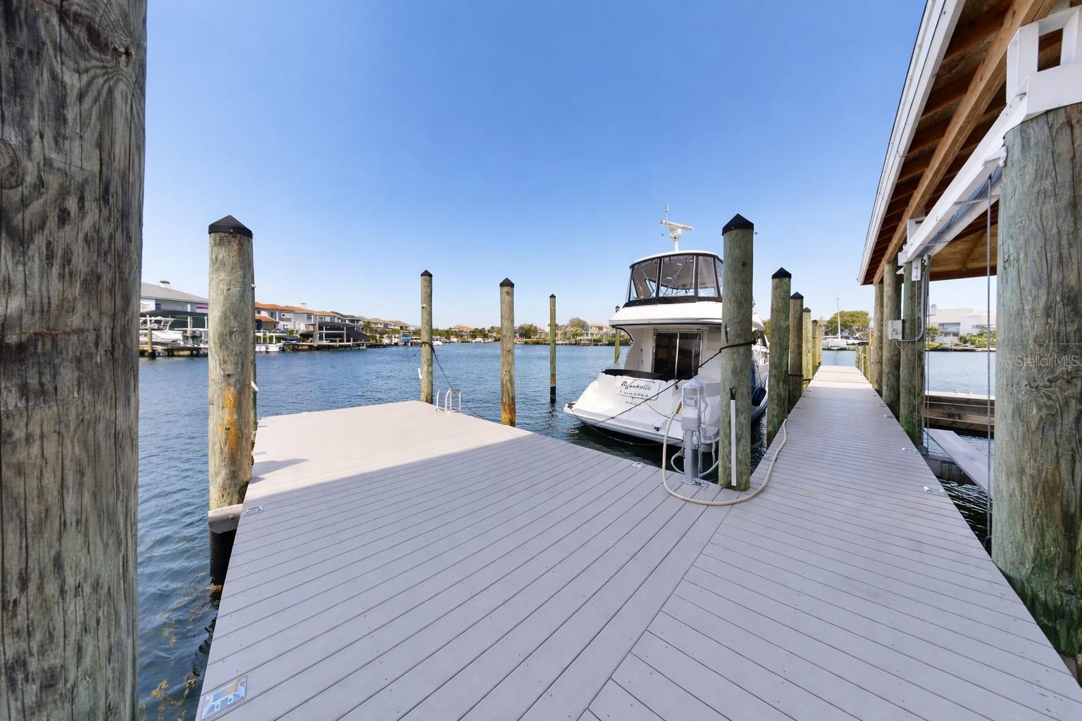 Listing photo id 78 for 901 Capriccio Lane