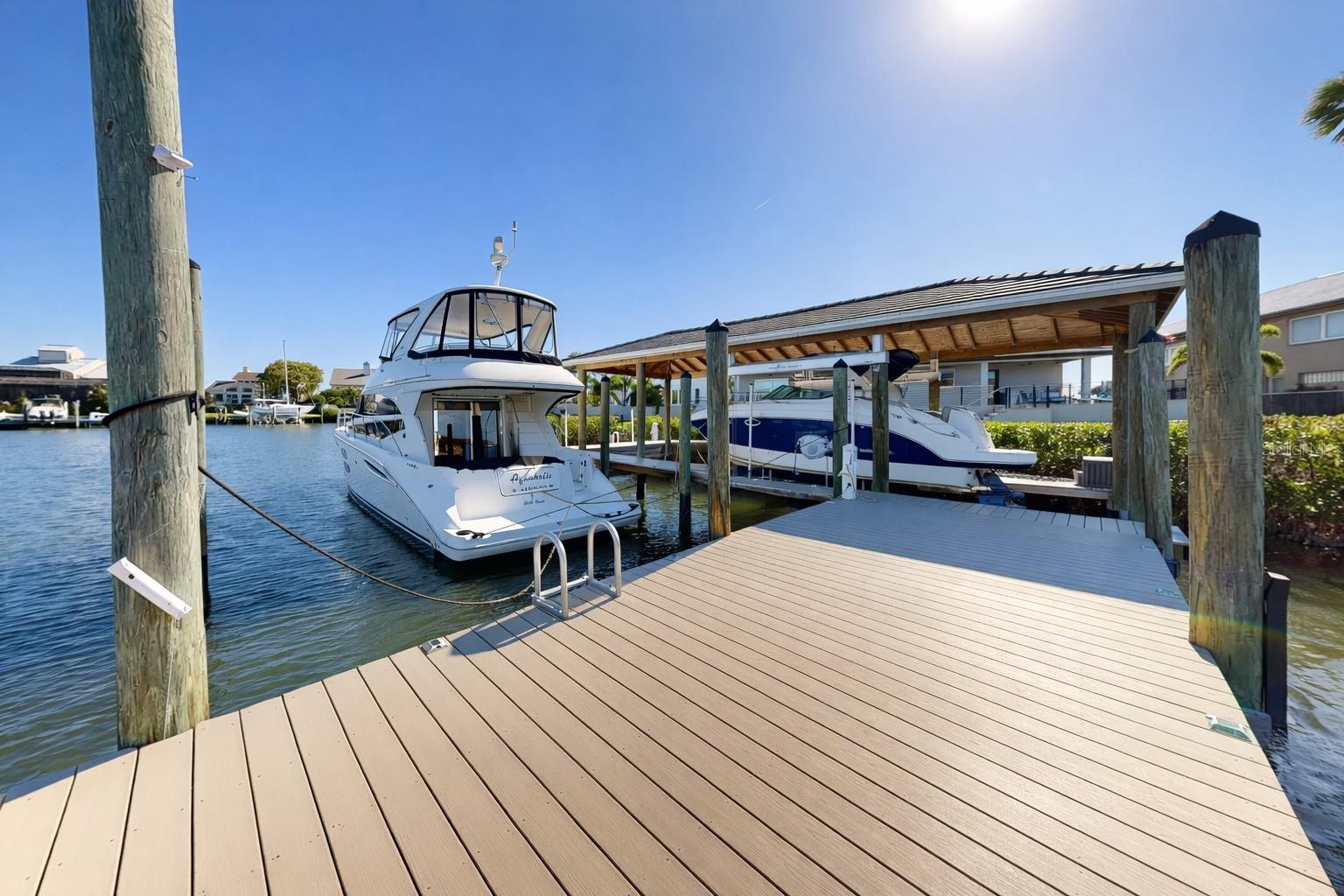 Listing photo id 79 for 901 Capriccio Lane