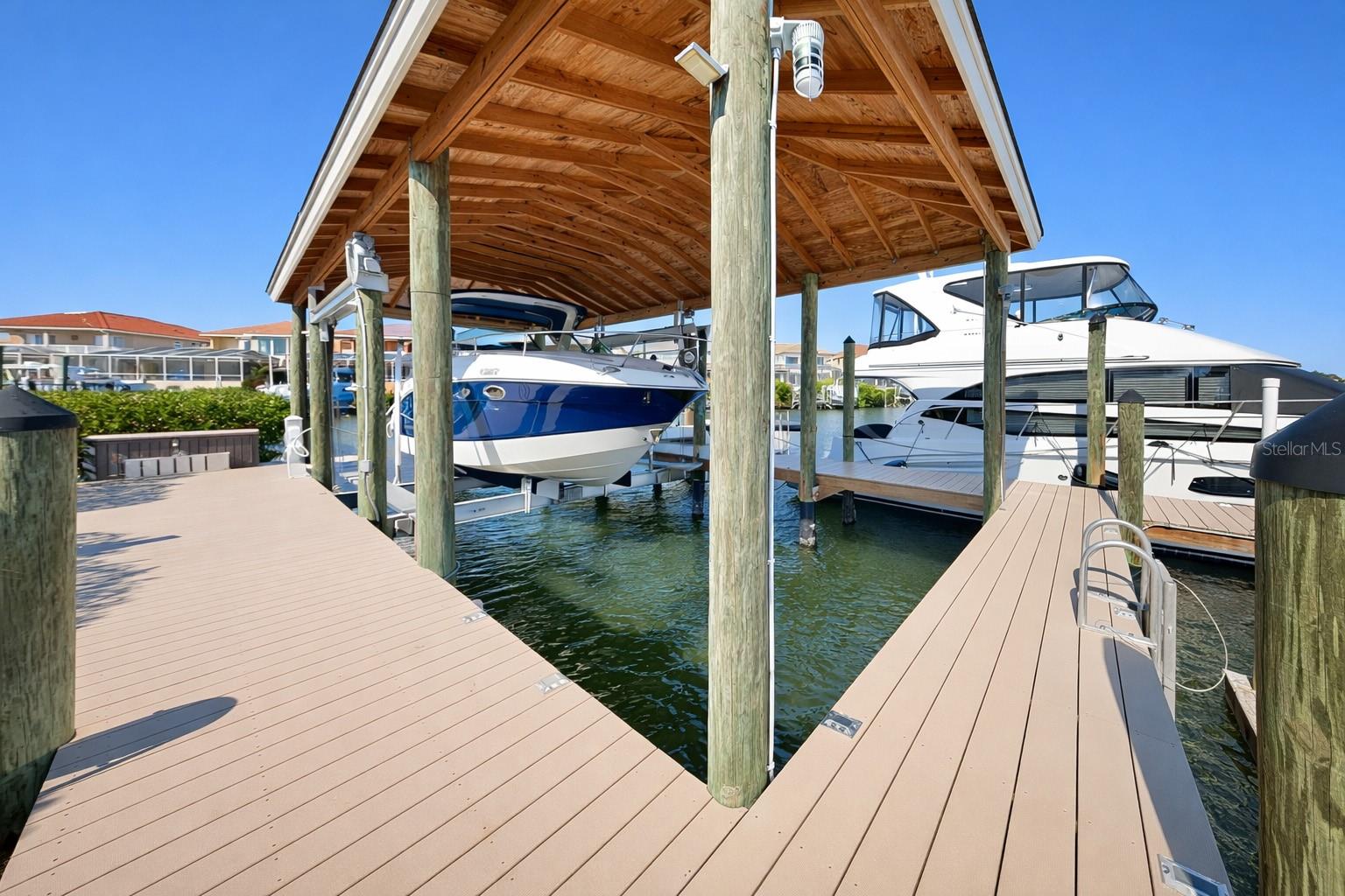 Listing photo id 80 for 901 Capriccio Lane