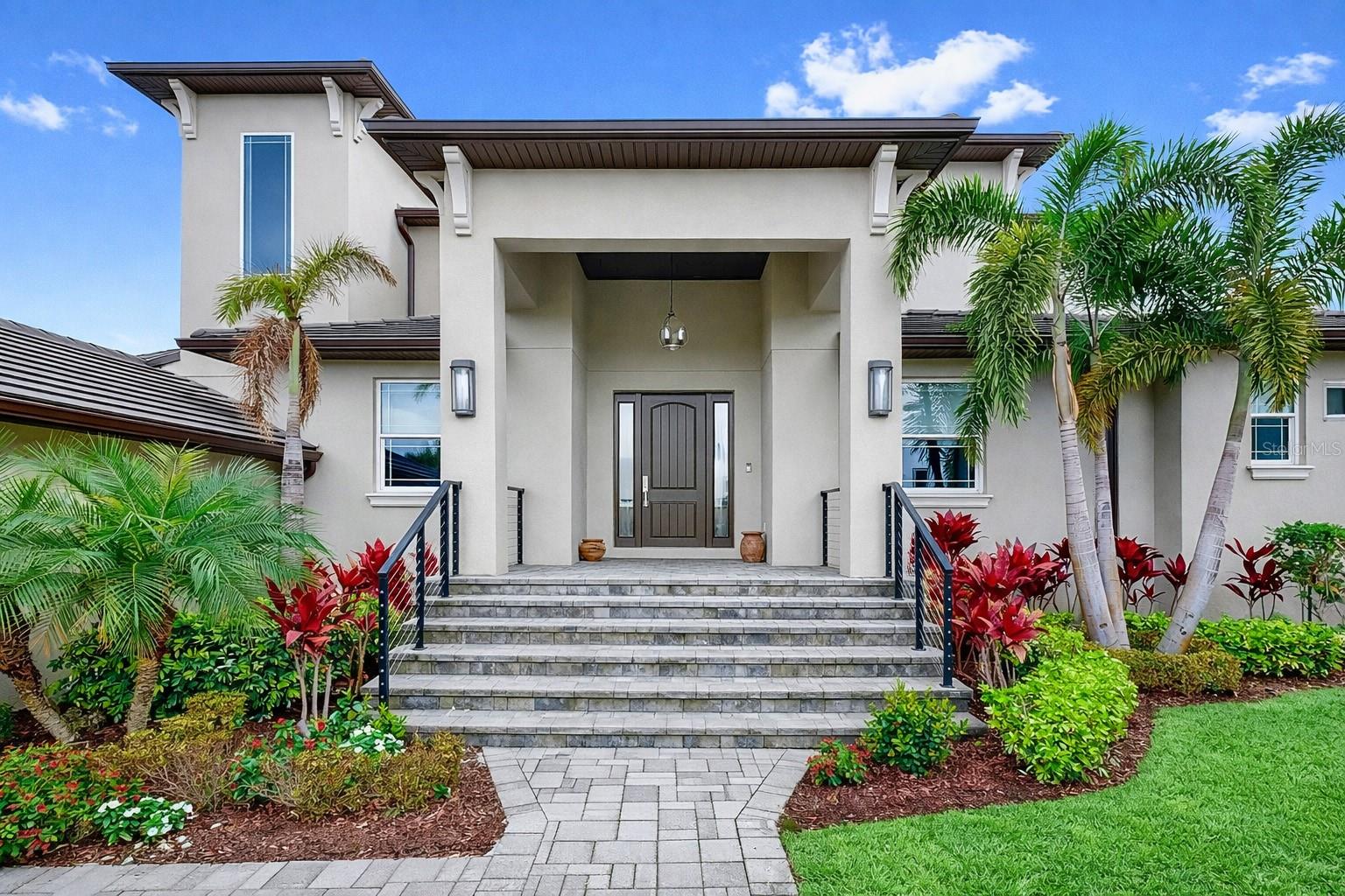 Listing photo id 7 for 901 Capriccio Lane