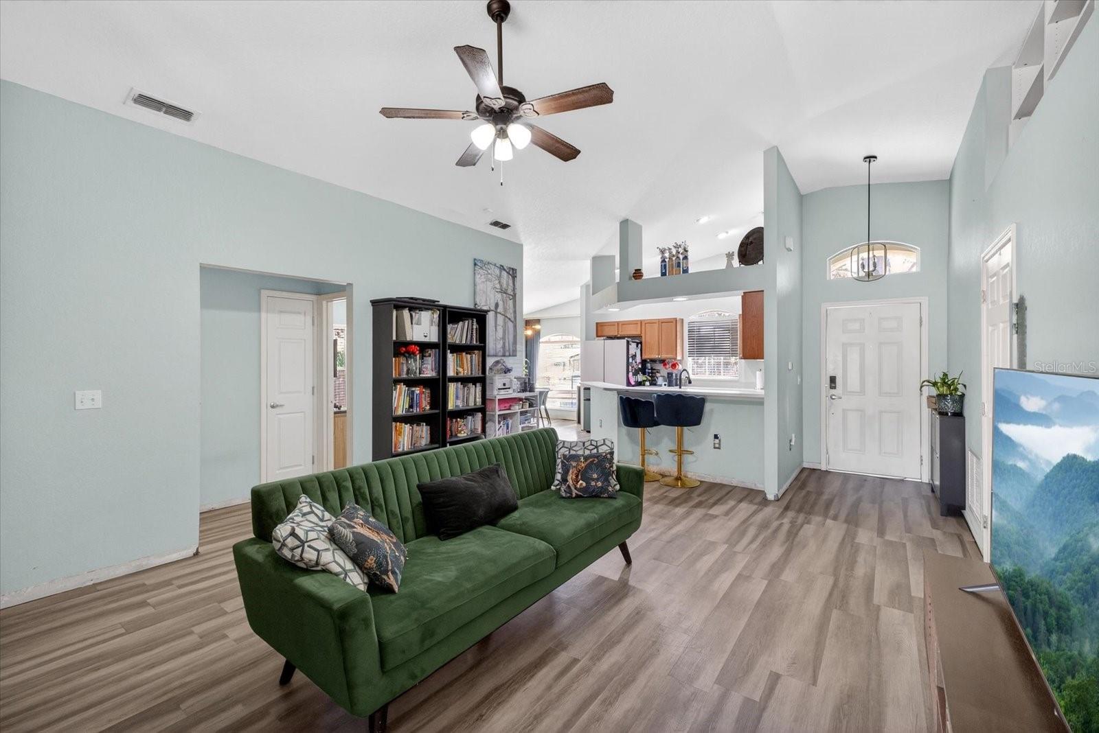 Listing photo id 12 for 5117 Nesmith Road