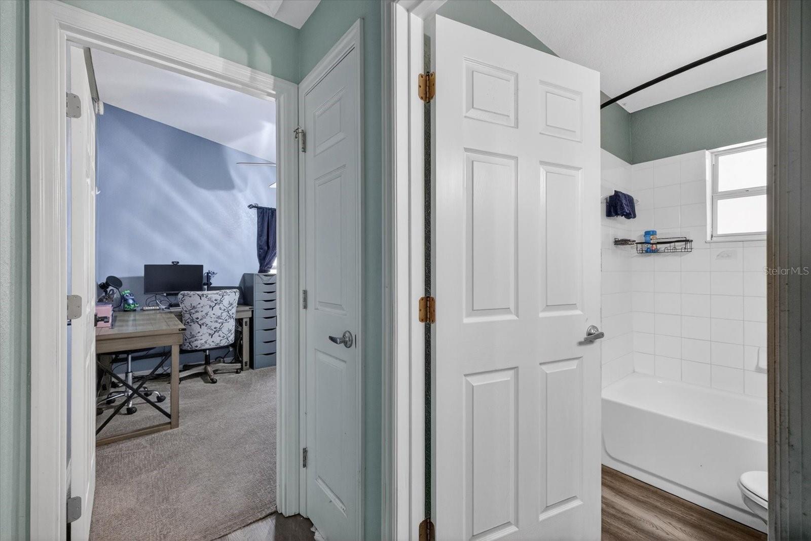 Listing photo id 21 for 5117 Nesmith Road